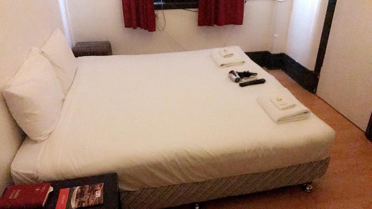 Ambassadors Hotel Аделаида Экстерьер фото