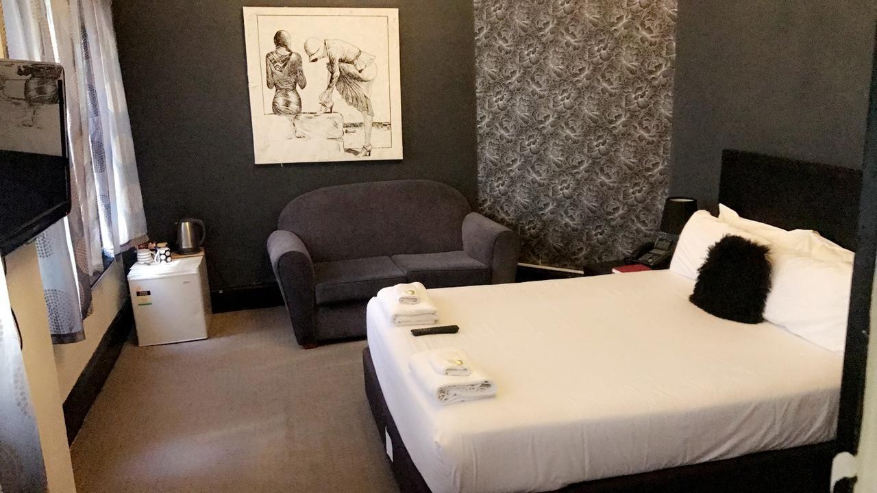 Ambassadors Hotel Аделаида Экстерьер фото